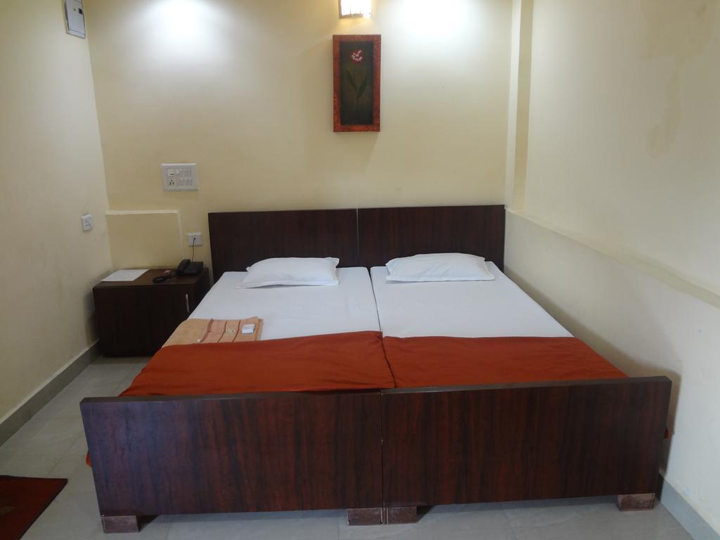 Aditya Inn Nagpur Room photo