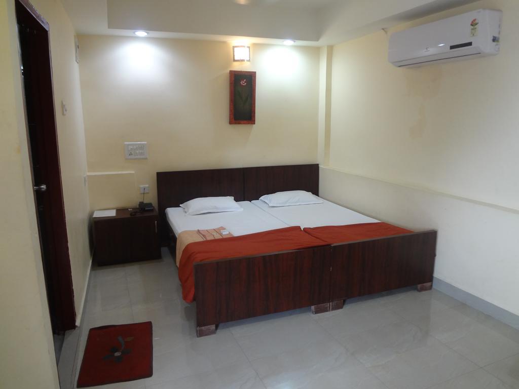 Aditya Inn Nagpur Room photo